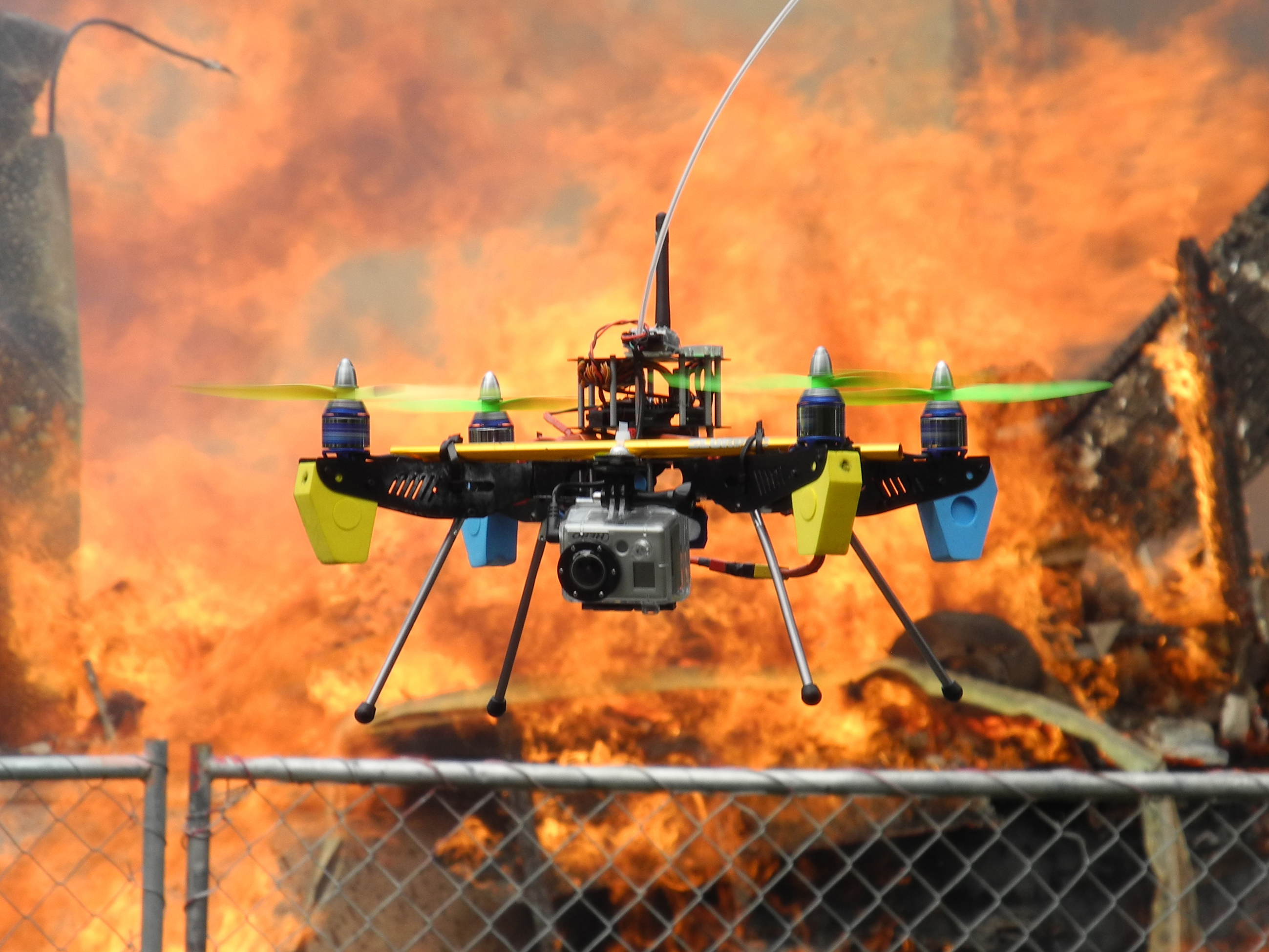 FPV-Огнеборец - дрон камикадзе для тушения лесных пожаров.